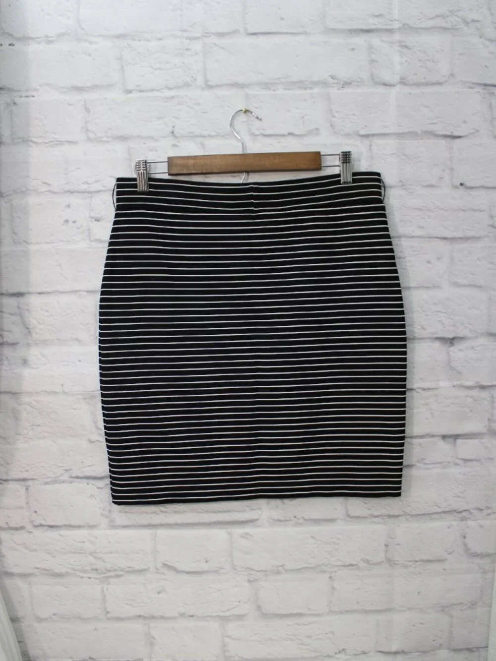 Loft Medium Black White Stripe Pull On High Waist Casual Above Knee Skirt